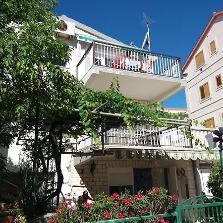 Apartment Zlata *